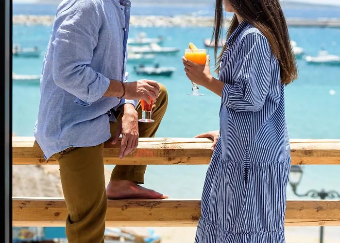 Kiano Couette-café Alikí